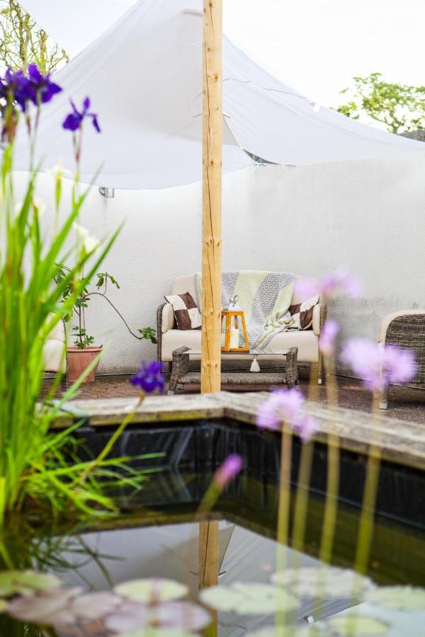 Romantic Secluded Shepherd Hut Hares Rest Southwick  外观 照片